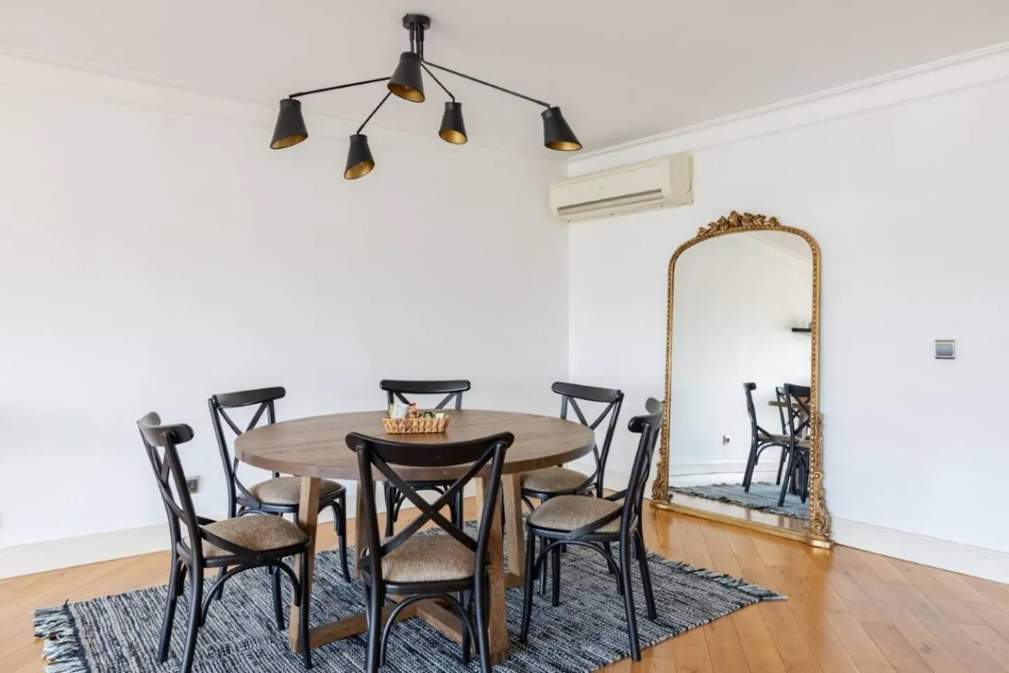 Luxury Modern 3Bed25Bath Central Bright Pad #375 Istanbul